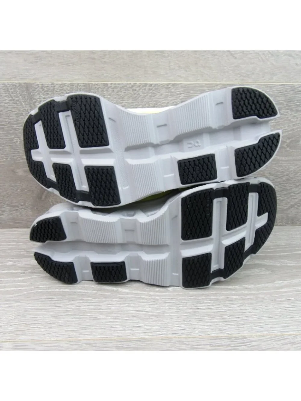 ON Cloudmonster 2 Running Shoes Womens Size 8 Ivory Lime NEW - Picture 12 of 15